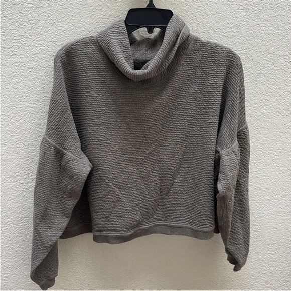 Lululemon peaceful moments pullover - Picture 3 of 3